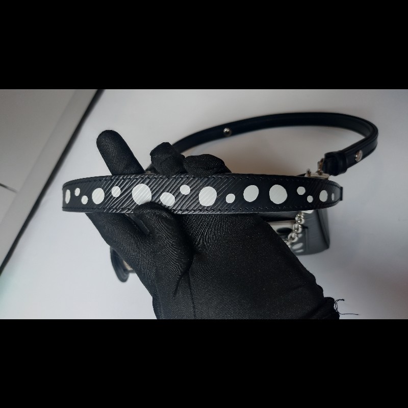 LV 黑底白點點EPI草間彌生限定兩用小包-29