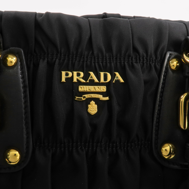 PRADA 尼龍Tessuto Gaufre Shoulder Bag金扣肩背袋-11