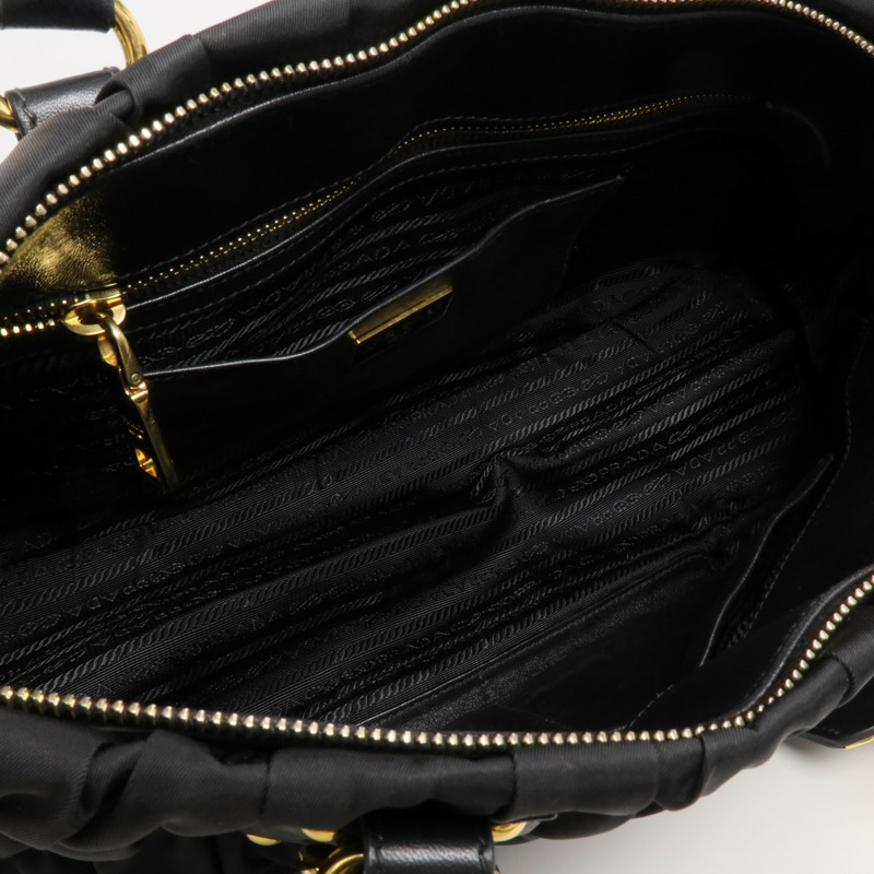 PRADA 尼龍Tessuto Gaufre Shoulder Bag金扣肩背袋-13