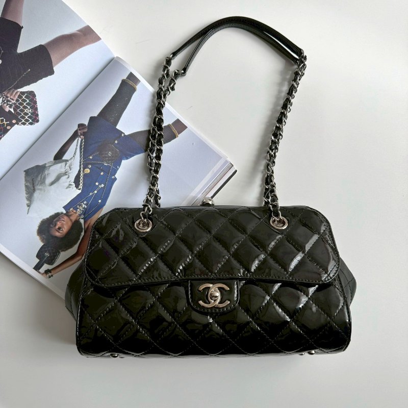 😍上身超美DER Chanel 漆皮銀鏈百搭雙肩包-0