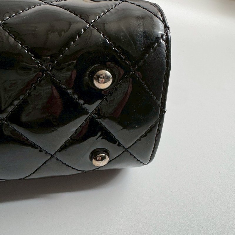 😍上身超美DER Chanel 漆皮銀鏈百搭雙肩包-7