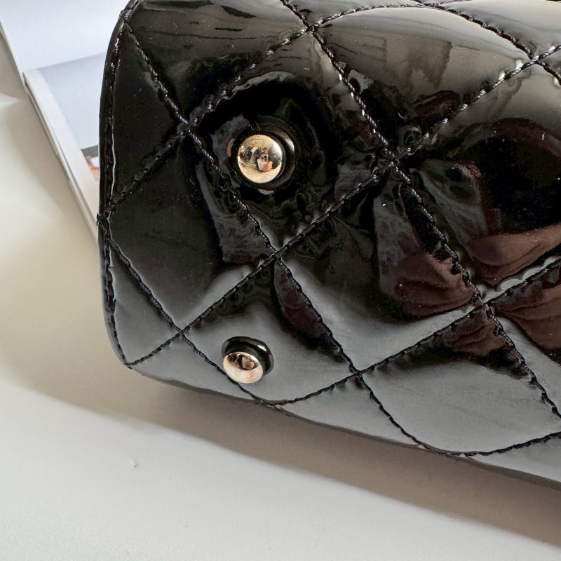 😍上身超美DER Chanel 漆皮銀鏈百搭雙肩包-8