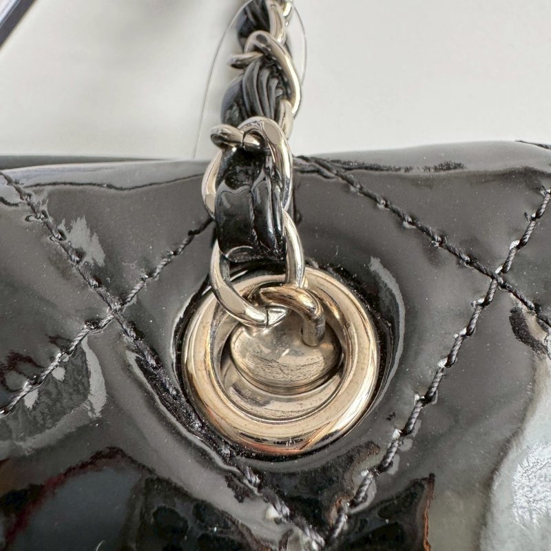 😍上身超美DER Chanel 漆皮銀鏈百搭雙肩包-10