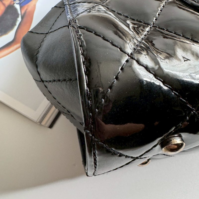 😍上身超美DER Chanel 漆皮銀鏈百搭雙肩包-12