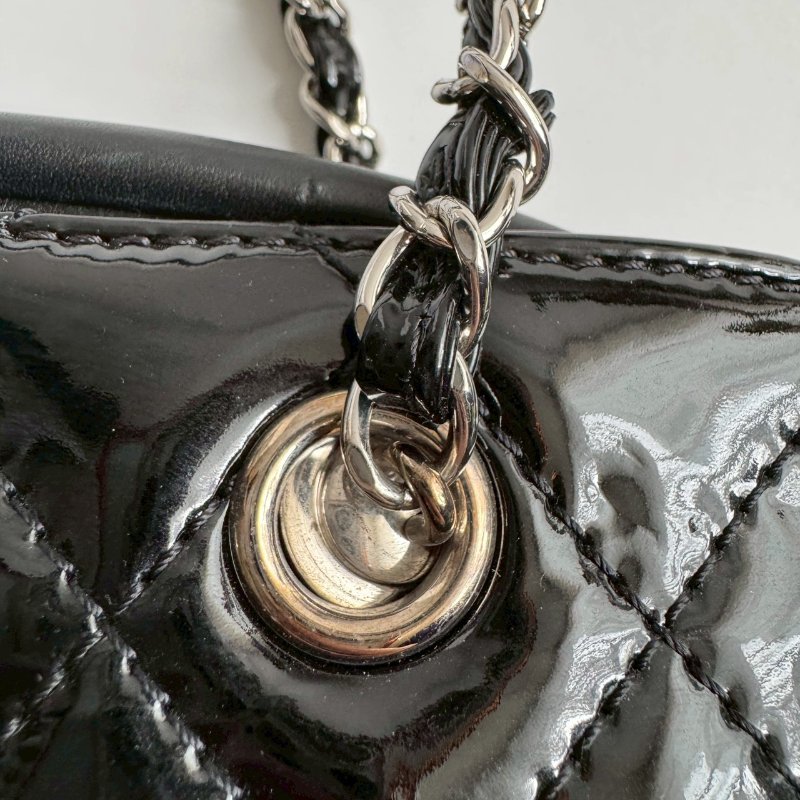 😍上身超美DER Chanel 漆皮銀鏈百搭雙肩包-14