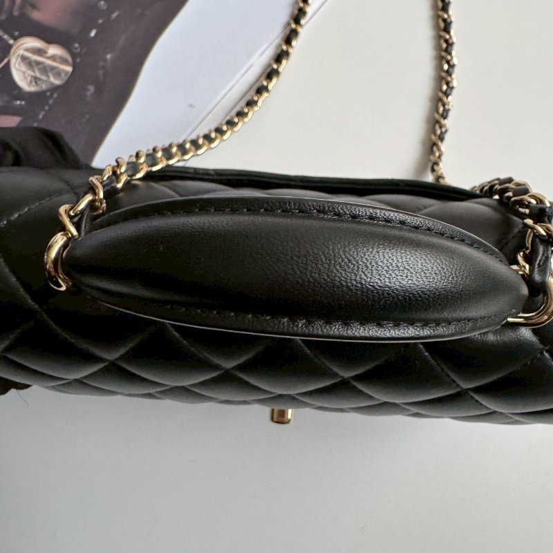 ✨絕對要買💖閒置未使用商品 Chanel 黑色菱格紋金釦 COCO20 手提肩背包-2