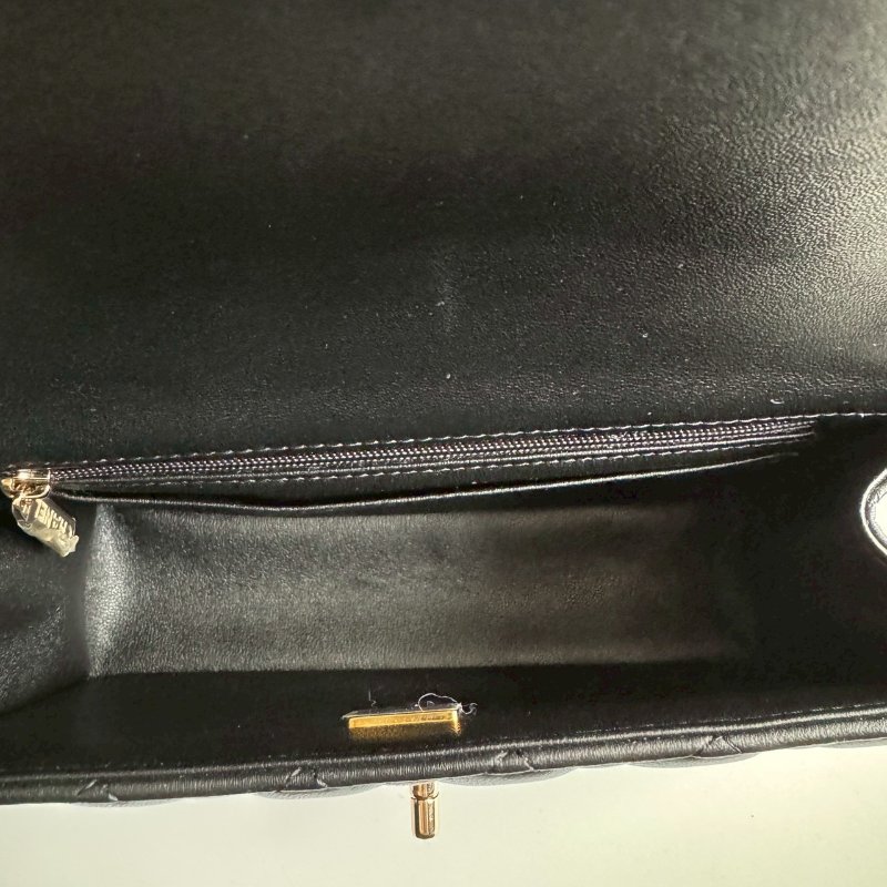 ✨絕對要買💖閒置未使用商品 Chanel 黑色菱格紋金釦 COCO20 手提肩背包-9