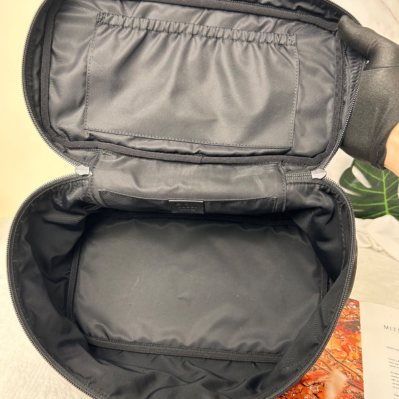 Gucci 雙G 帆布化妝包 Vanity Canvas-26