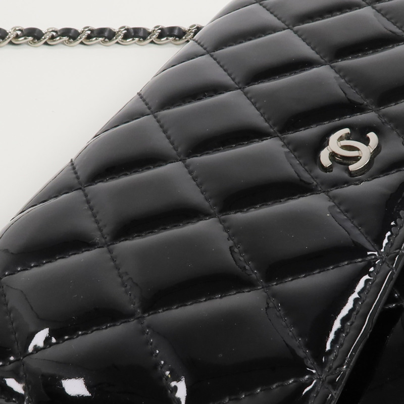 CHANEL 漆皮皮革Wallet On Chain銀扣鏈帶肩背袋-15