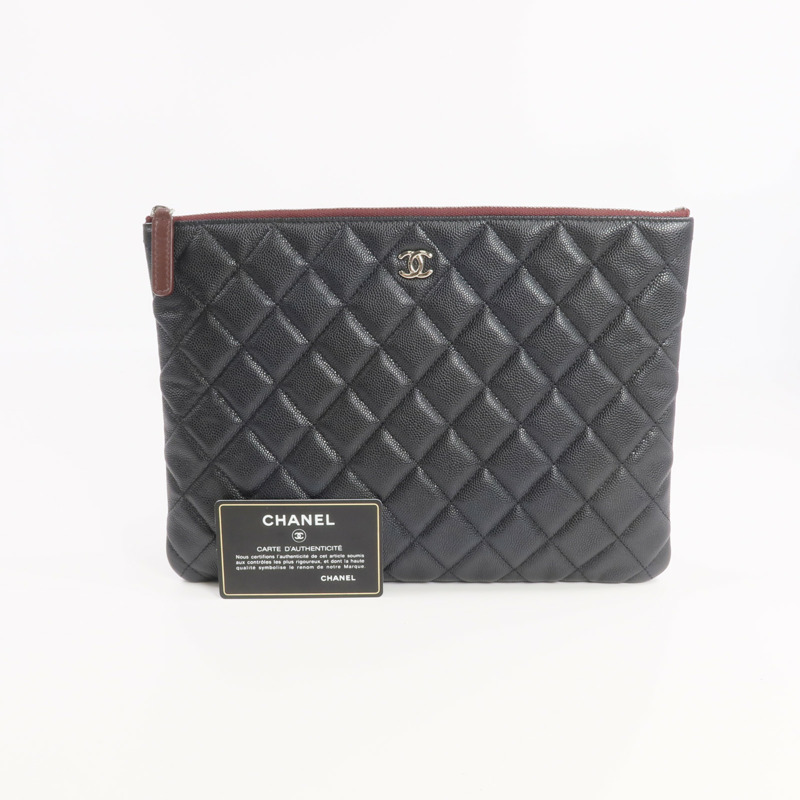 CHANEL 牛皮皮革Pouch銀扣手拿包-16