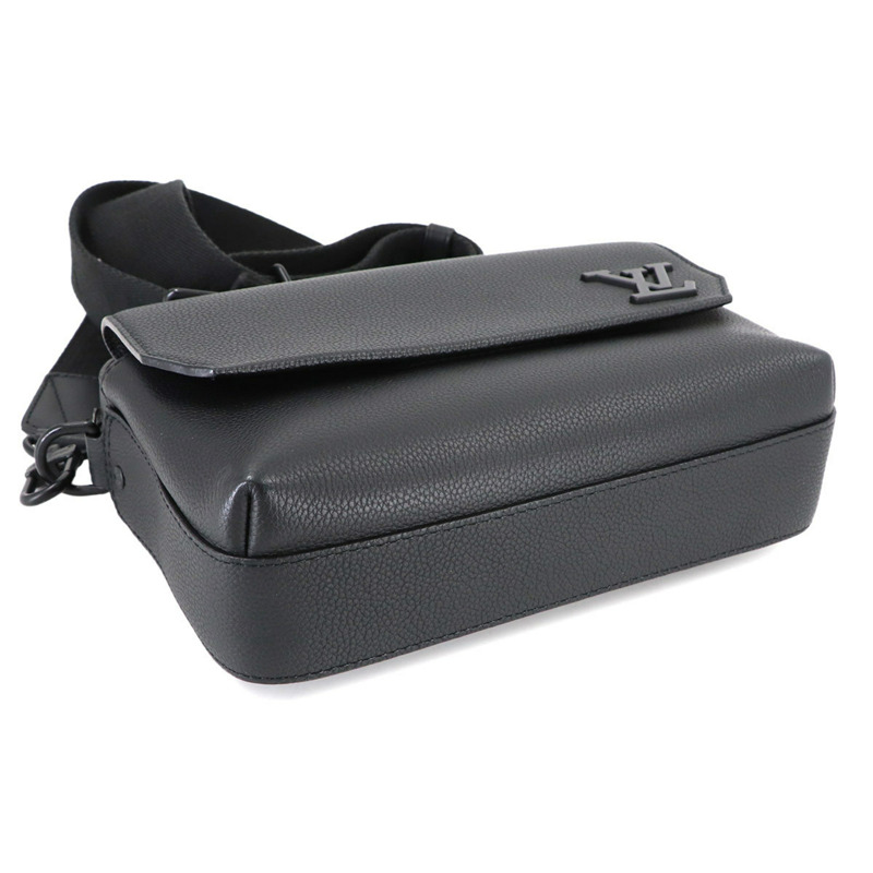 路易威登 Aerogram Fastline 皮革黑色單背包 M22482 RFID 防盜斜背包-3