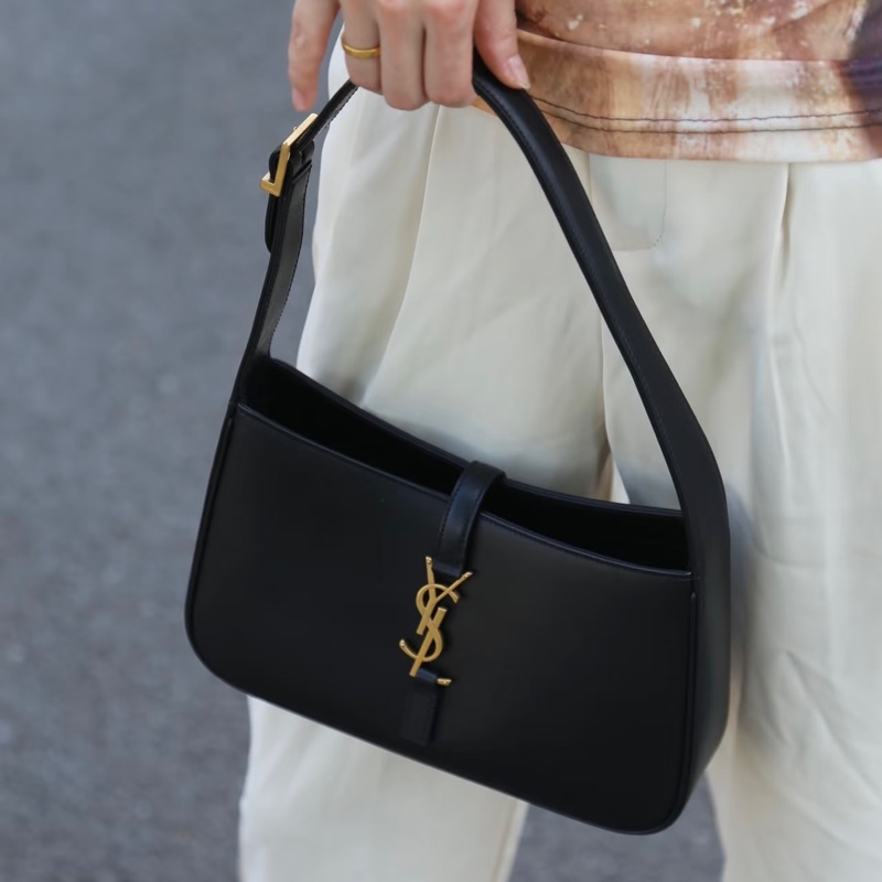 SaintLaurent YSL黑色牛皮LE5à7肩背包金釦腋下包經典logo款-1