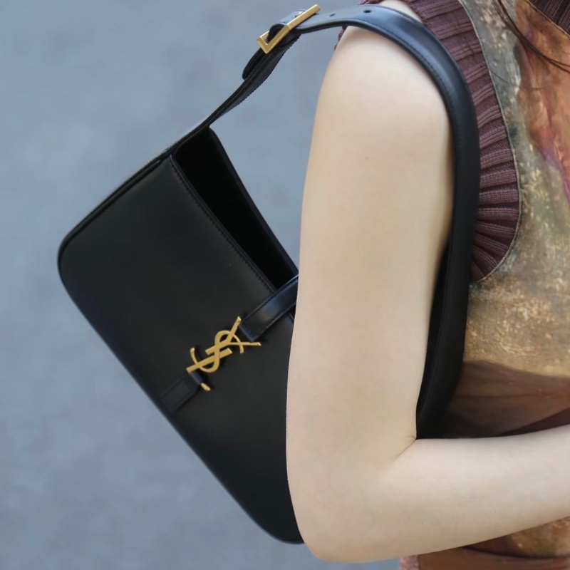 SaintLaurent YSL黑色牛皮LE5à7肩背包金釦腋下包經典logo款-2