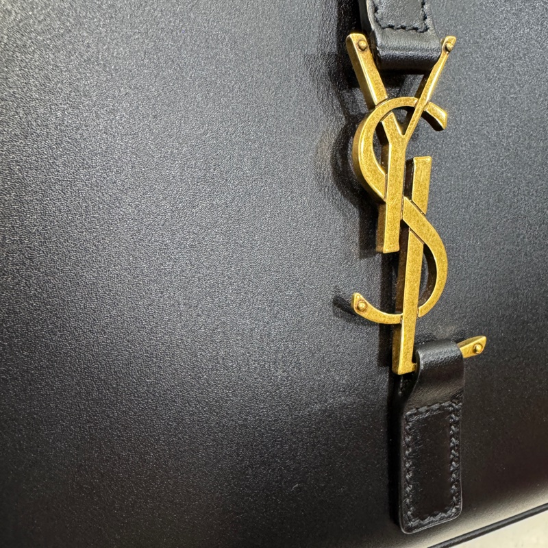 SaintLaurent YSL黑色牛皮LE5à7肩背包金釦腋下包經典logo款-14