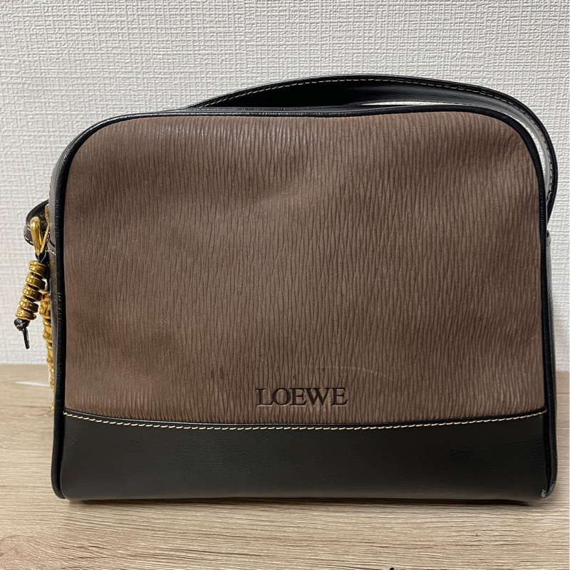 Loewe 栗子色金蛇骨斜背包-2