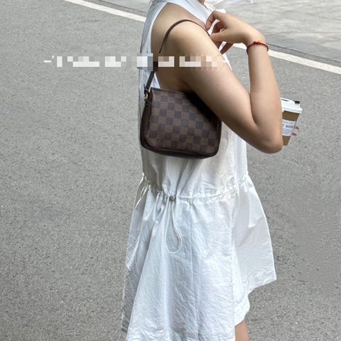 LV 棋盤格小胖丁