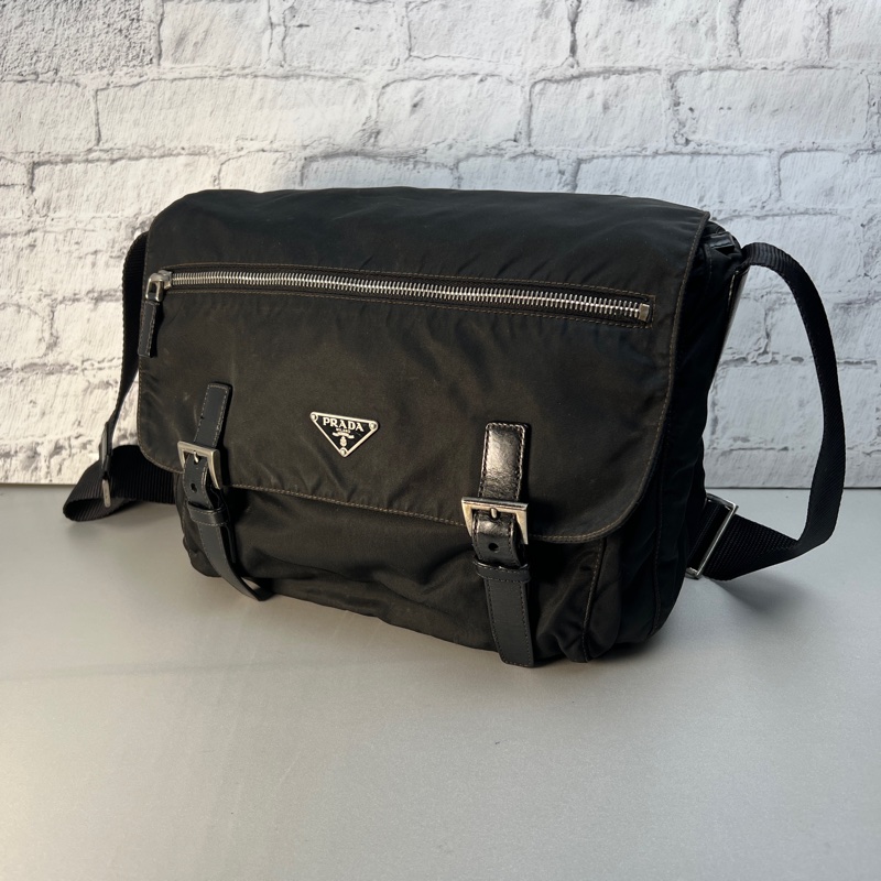 Prada經典降落傘劍橋包-2