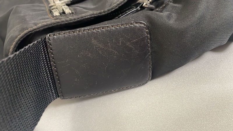 Prada經典降落傘劍橋包-17