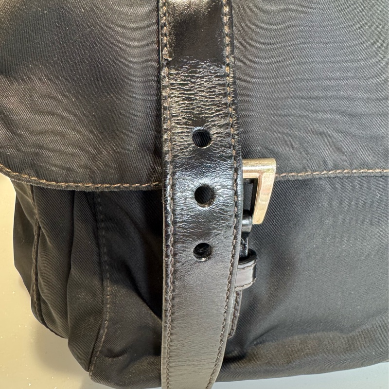 Prada經典降落傘劍橋包-16