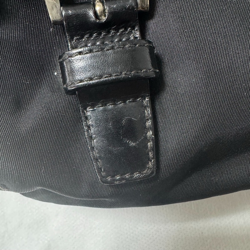 Prada經典降落傘劍橋包-27