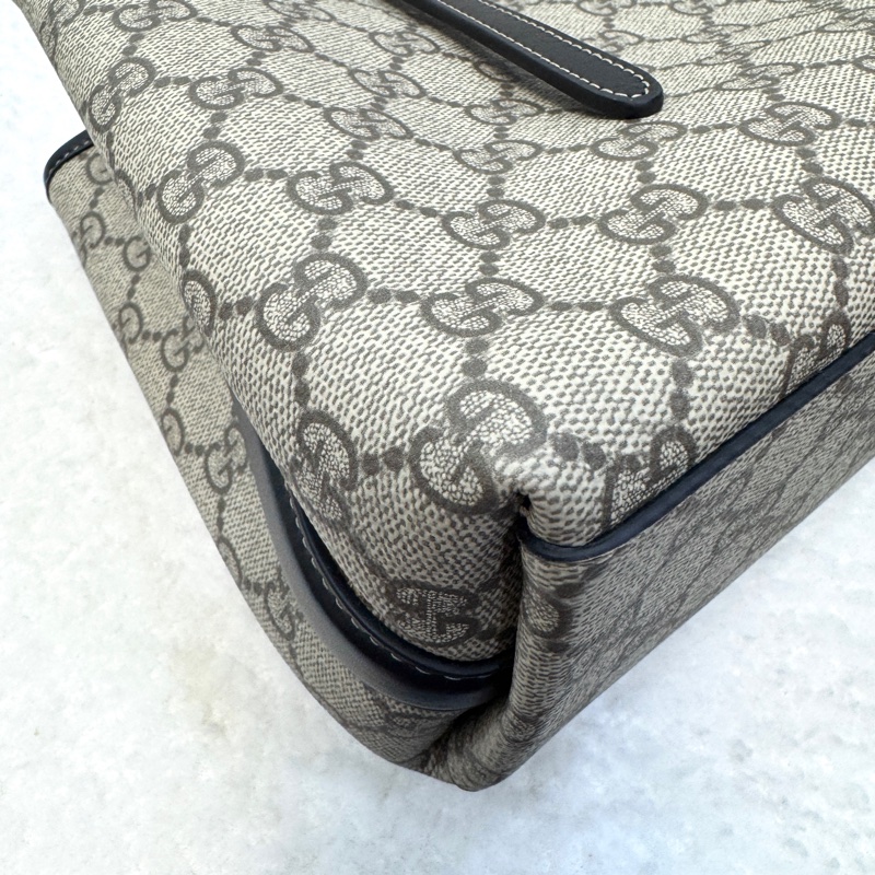 Gucci古馳GG原花PVC牛皮拼接Emblem中號托特包肩背斜背包815214-16