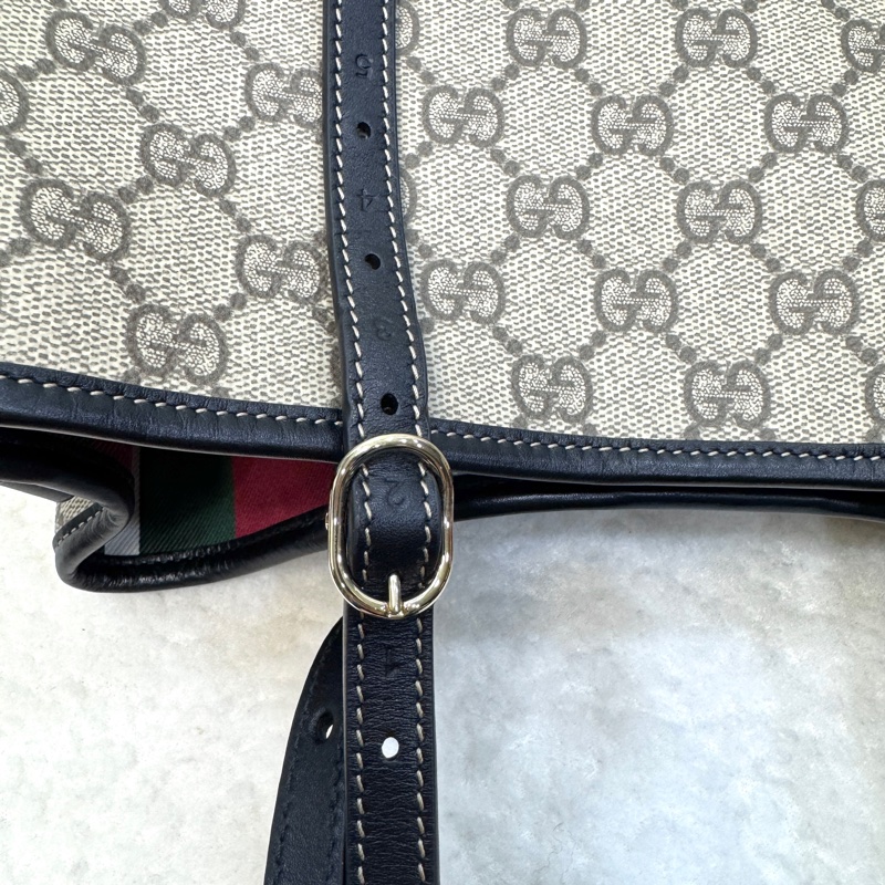 Gucci古馳GG原花PVC牛皮拼接Emblem中號托特包肩背斜背包815214-22