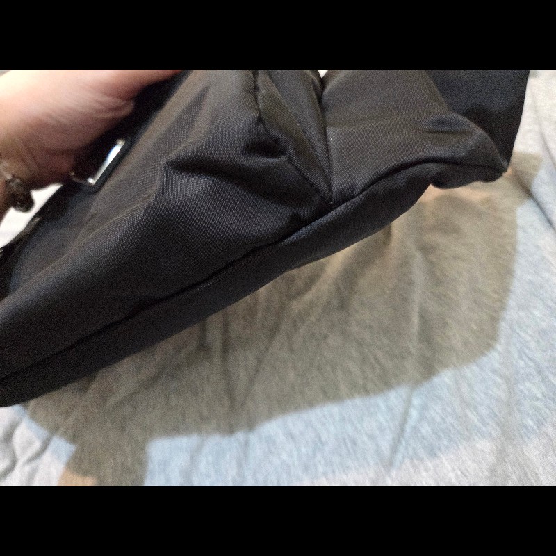 PRADA 三角LOGO經典尼龍拉鍊胸口包/腰包(黑)-10