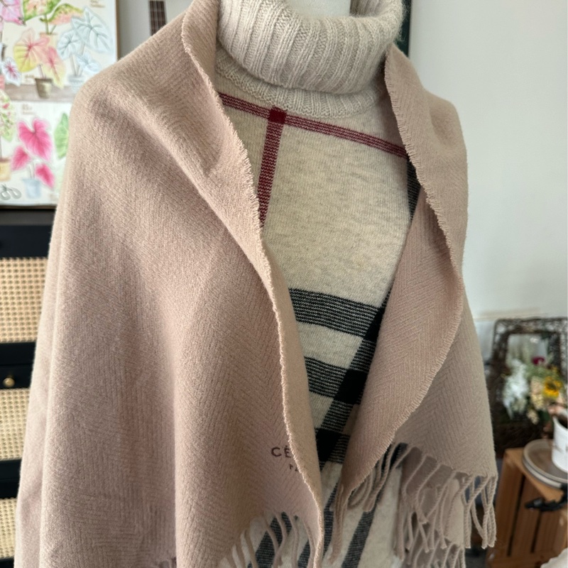 Celine 羊毛淺棕披肩-6