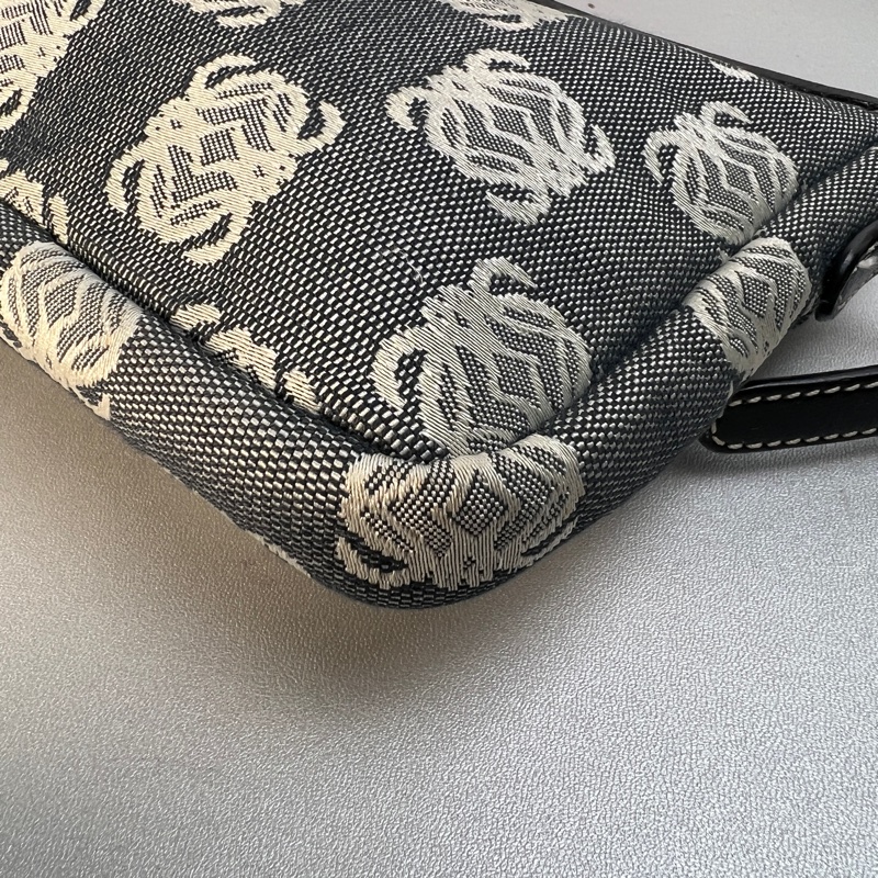 Loewe 老花牛仔布面麻將包-9