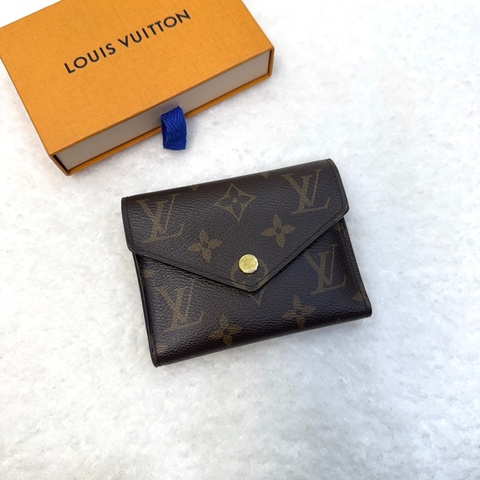 LouisVuitton路易威登LV原花Monogram咖啡色Victorine三折短夾錢包M62472