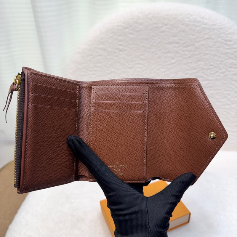 LouisVuitton路易威登LV原花Monogram咖啡色Victorine三折短夾錢包M62472-6