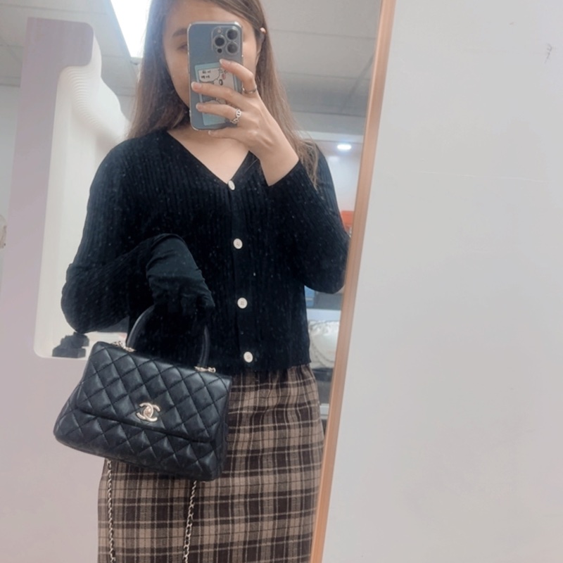 Chanel coco handle 黑金牛皮小號手柄包-16