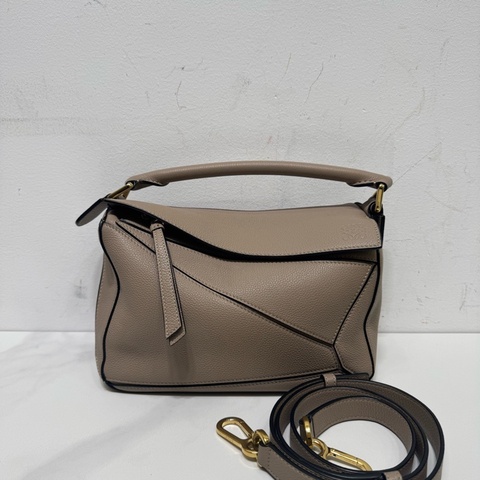 LOEWE羅意威puzzle幾何包 小號沙色牛皮幾何包包 附件：肩帶