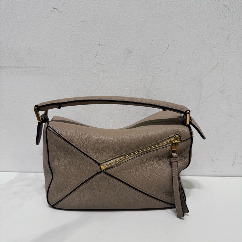 LOEWE羅意威puzzle幾何包 小號沙色牛皮幾何包包 附件：肩帶-1