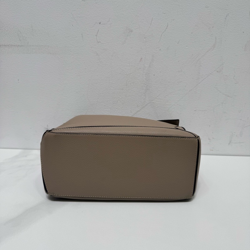 LOEWE羅意威puzzle幾何包 小號沙色牛皮幾何包包 附件：肩帶-4