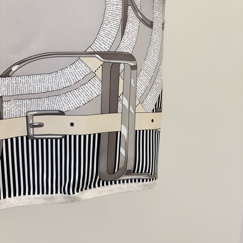 ⭐️99新/Hermes/愛馬仕/印花真絲連衣裙/34碼/118720 肩寬:38 胸圍:94 衣長:72-3