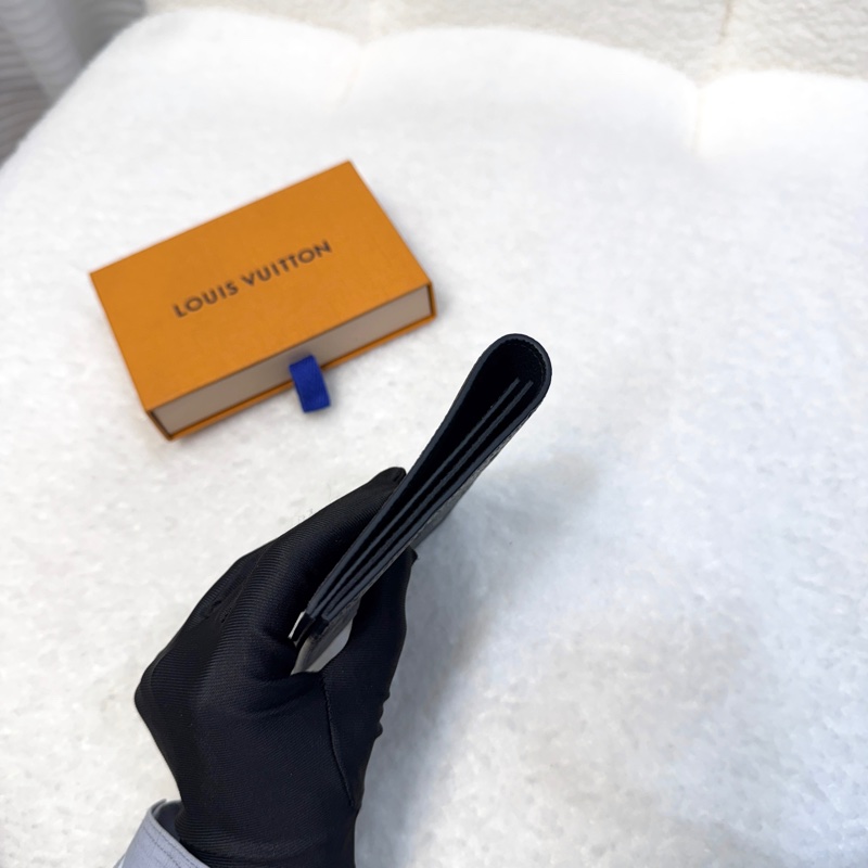 LouisVuitton路易威登LV黑色壓紋牛皮MonogramEclipse護照夾護照套M63914-4