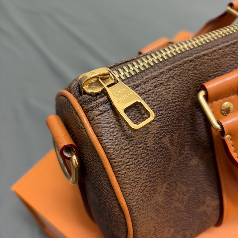 LV Keepall Bandoulière 25 Monogram Dust-9