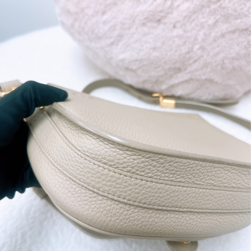 Dior bobby 卡其米中號-7