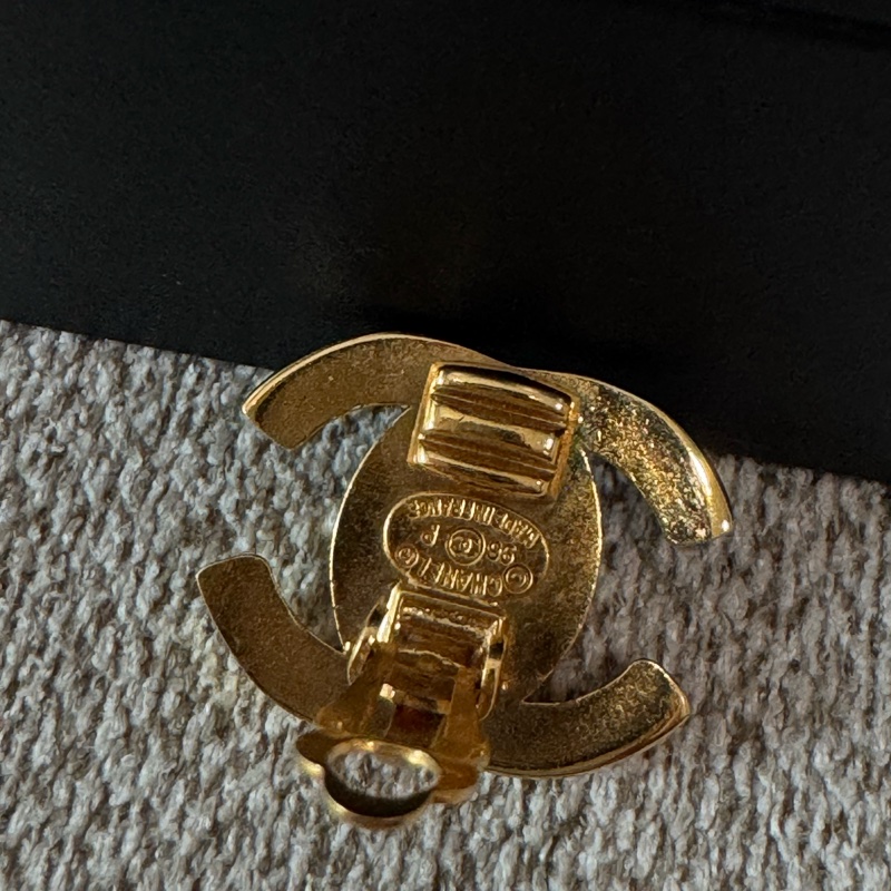 Chanel鈕扣耳夾-1