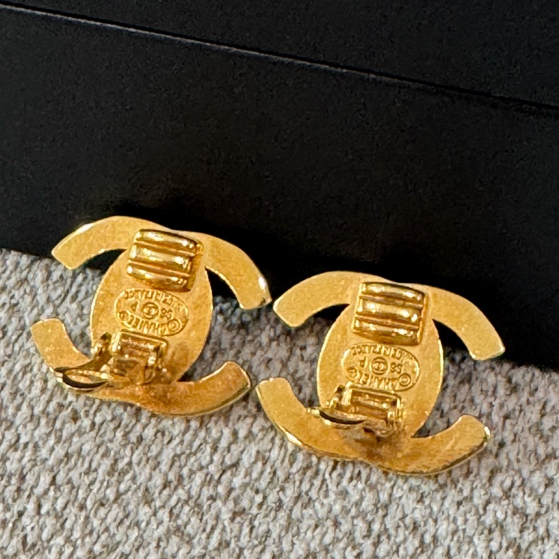 Chanel鈕扣耳夾-3