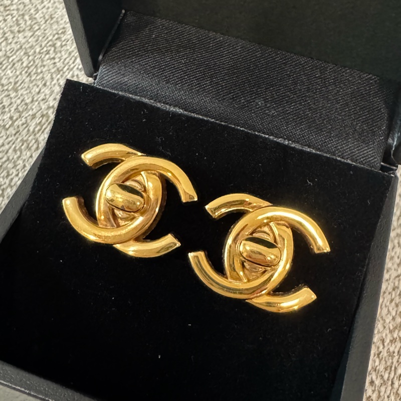 Chanel鈕扣耳夾-5