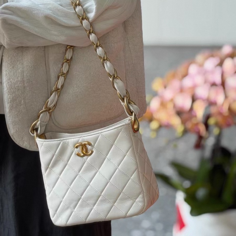 Chanel 24款白金hobo腋下-4