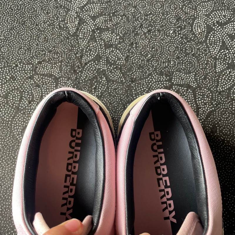 98新巴寶莉burberry白粉板鞋37碼-5