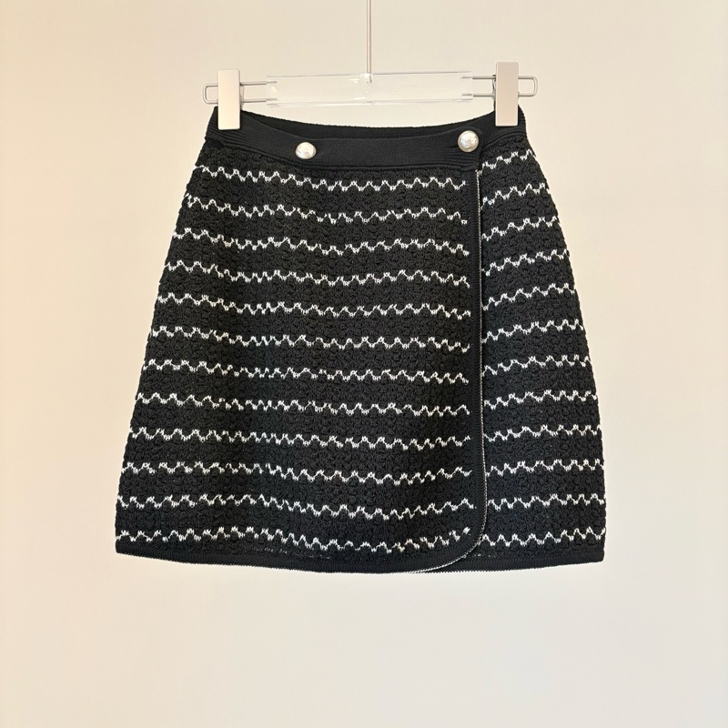 ⭐️未使用/Chanel/香奈兒/黑白條紋針織半裙/34碼/118716-5
