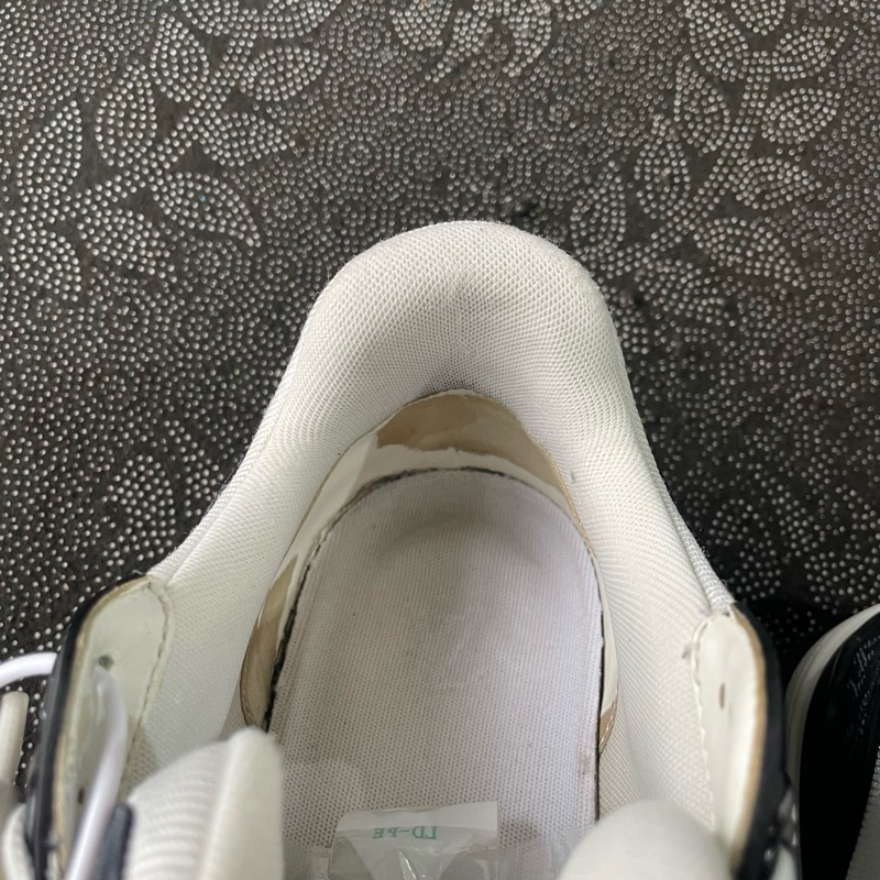 lv 男鞋 trainer黑白熊猫40.5-7