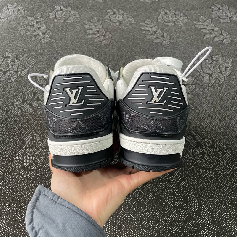 lv 男鞋 trainer黑白熊猫40.5-10