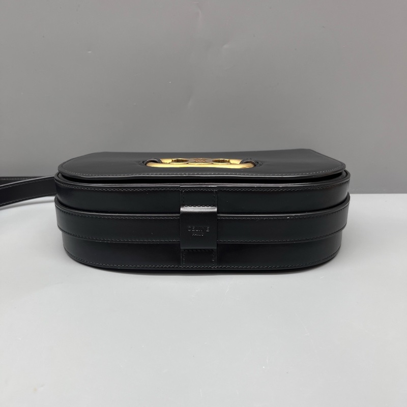 CELINE 98新 黑金凱旋門金扣馬鞍包 尺寸23*16-2