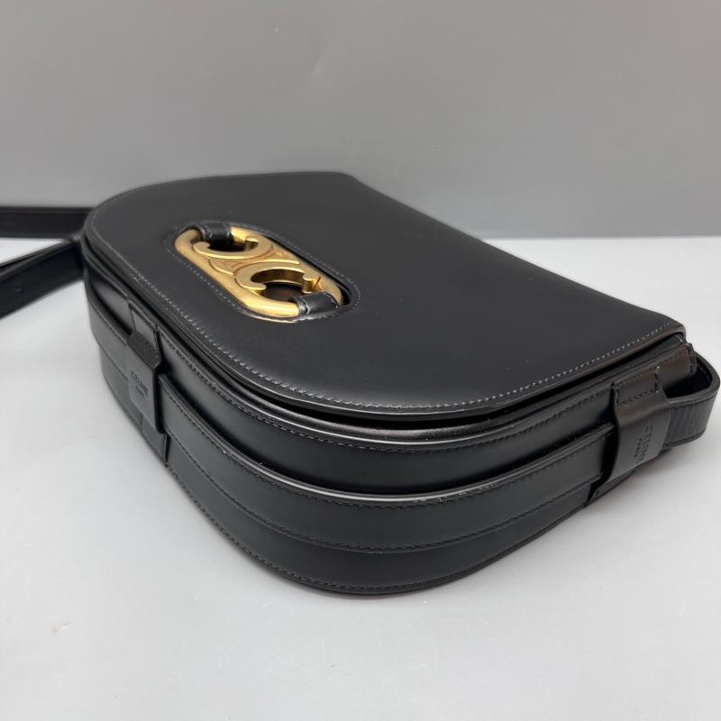 CELINE 98新 黑金凱旋門金扣馬鞍包 尺寸23*16-5