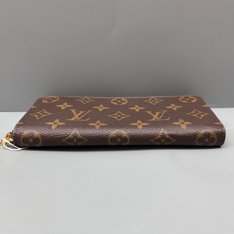 LV 98新 老花小花長款拉鍊錢包 尺寸19*9-2